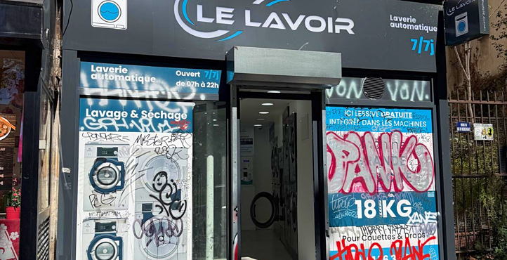 Storefront of Locker Bounce Le Lavoir Rochechouart