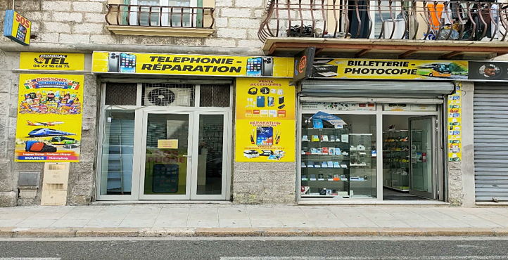 Storefront of Near Nice-Ville Station