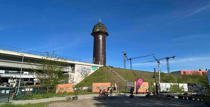 Storefront of Near Ostkreuz Station