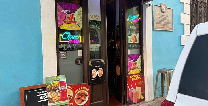 Storefront of Near Paseo de la Princesa