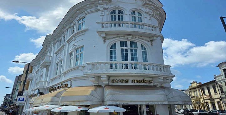 Storefront of Aveiro Station