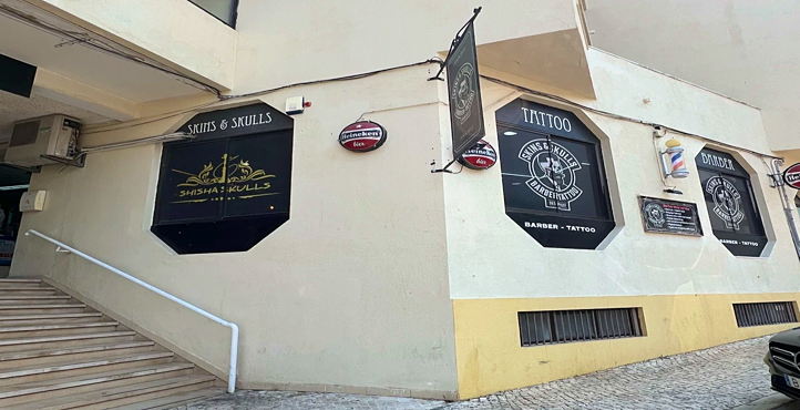 Storefront of Near Clube Praia da Rocha