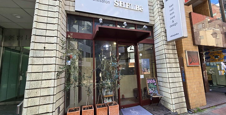 【シェルビー】 新宿の店頭