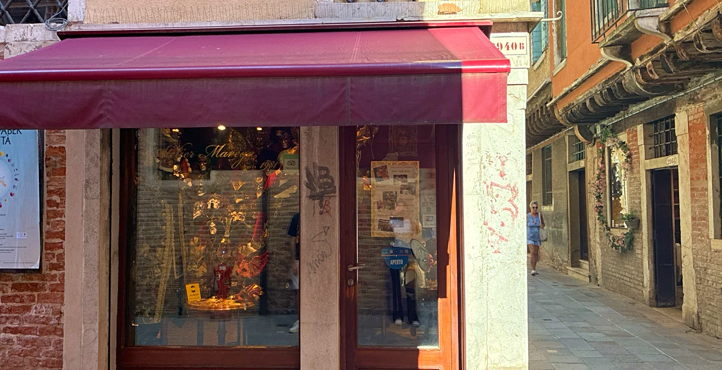 Storefront of Near Scuola Grande di San Rocco