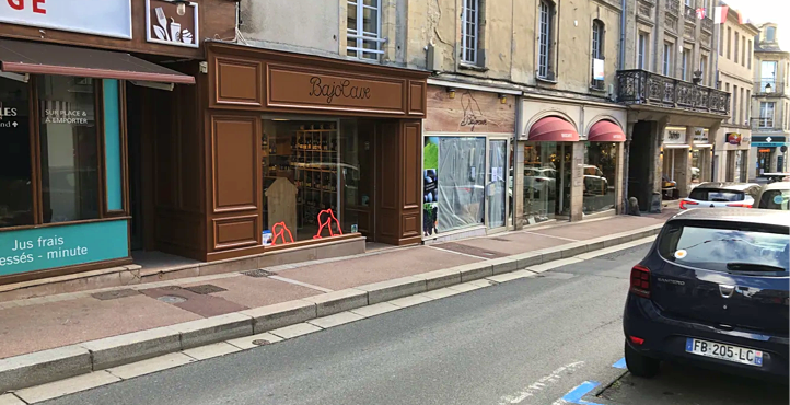 Storefront of Near Bayeux Tourist Office