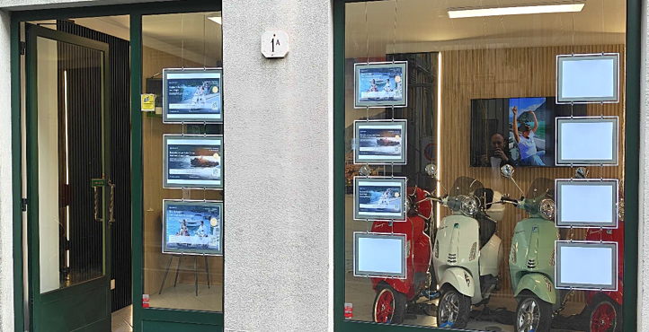Storefront of Near Como City Center