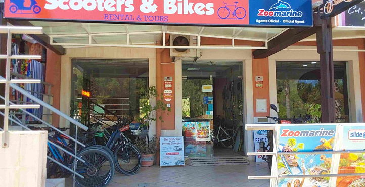 Storefront of Praia Da Rocha