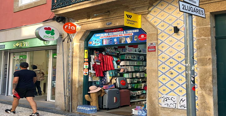 Storefront of Carmo Cedofeita