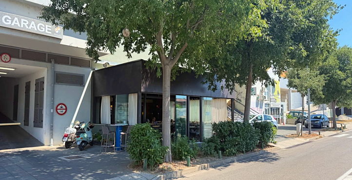 Storefront of Sibenik Train Station