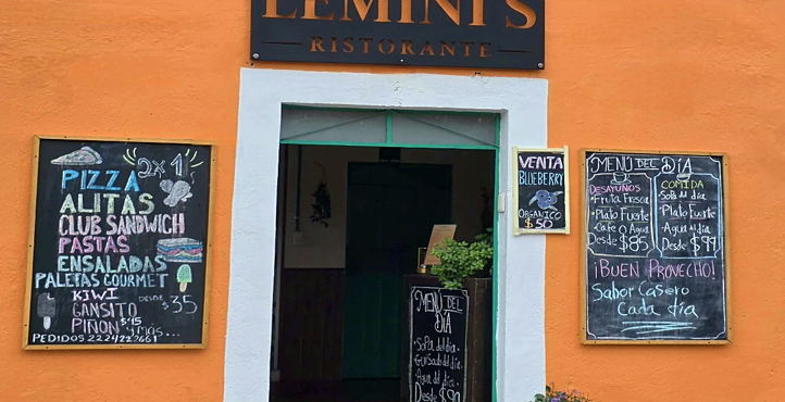 Storefront of Cholula Pyramid 7 Oriente