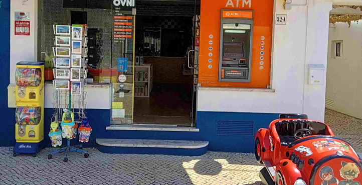 Storefront of Rua Doutor Eduardo Burnay