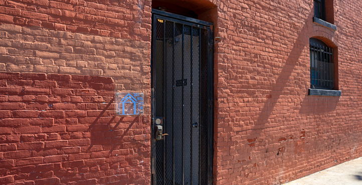 Storefront of Vignes