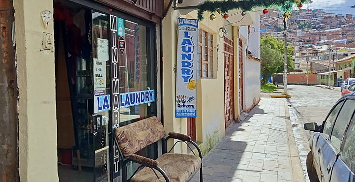 Storefront of Lucrepata