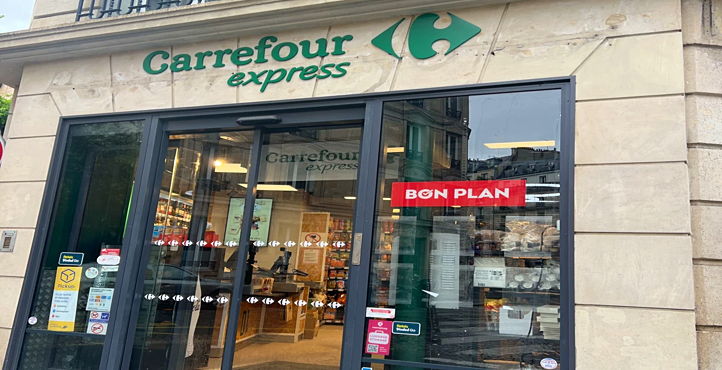 Storefront of Passy – Near the Seine
